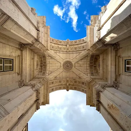 Quiet On Rua Augusta